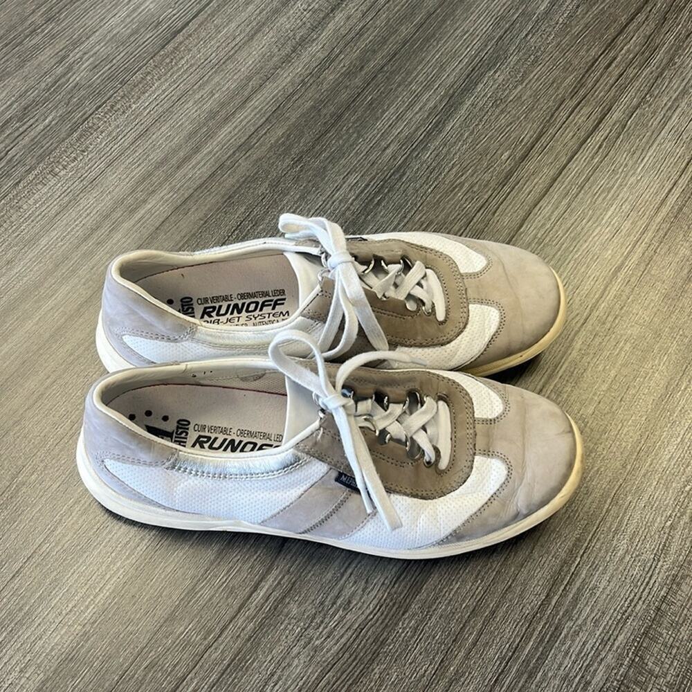 Size 8 Mephisto Run-Off Air Jet System shoes.